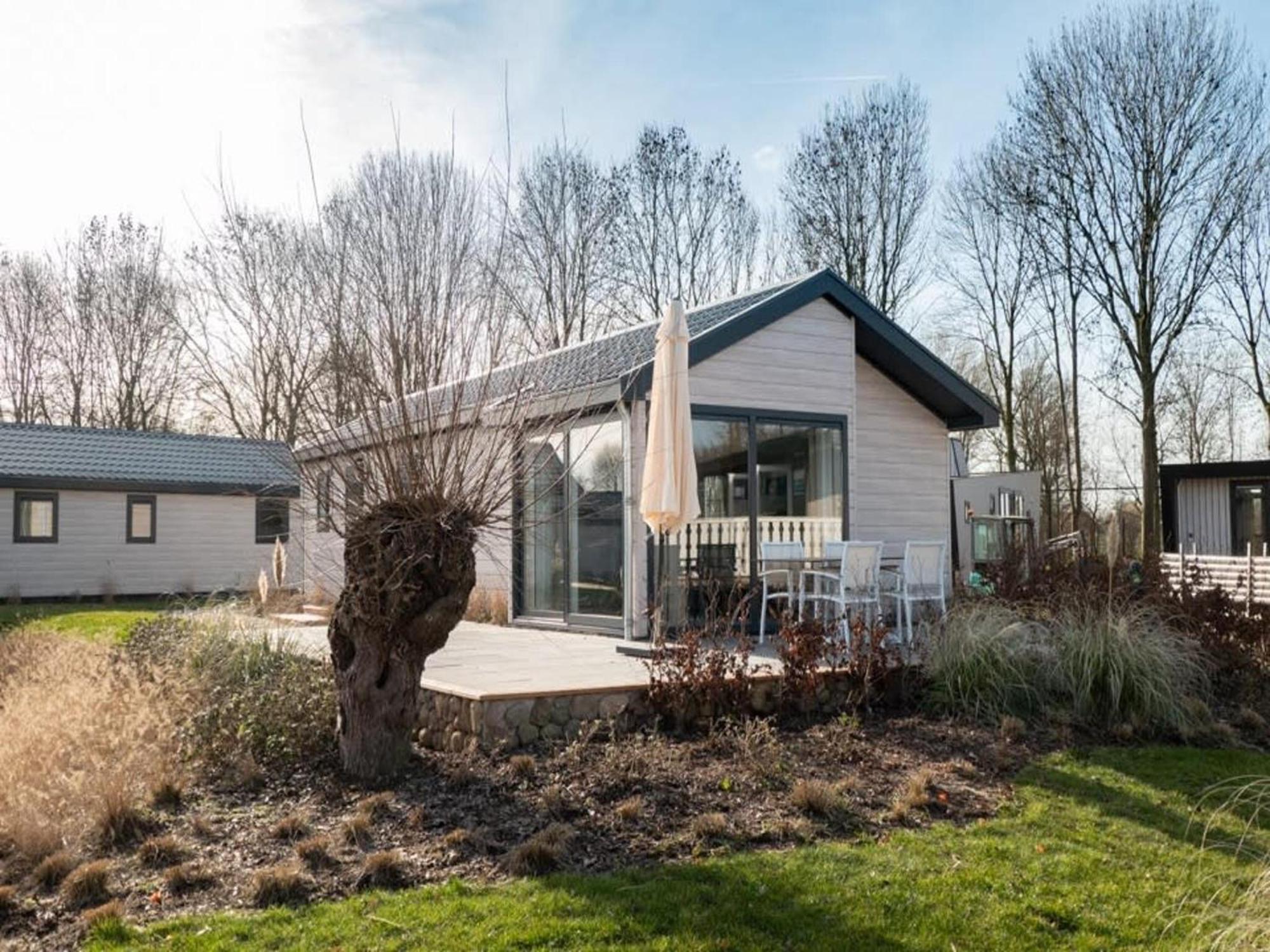 Tidy Chalet With Dishwasher, Near The River Maas Villa Kerkdriel Eksteriør bilde